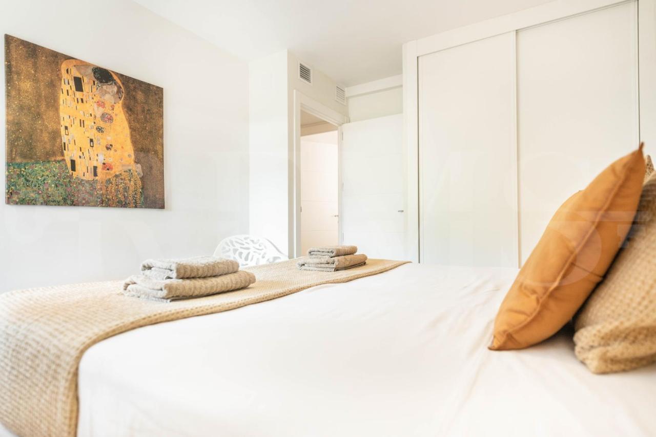 Spacious Apartment Next To Plaza De La Merced By Rems Málaga Extérieur photo